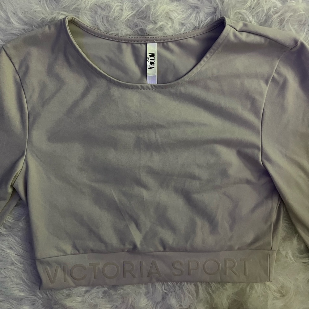 Victoria Sport- Cropped long sleeve